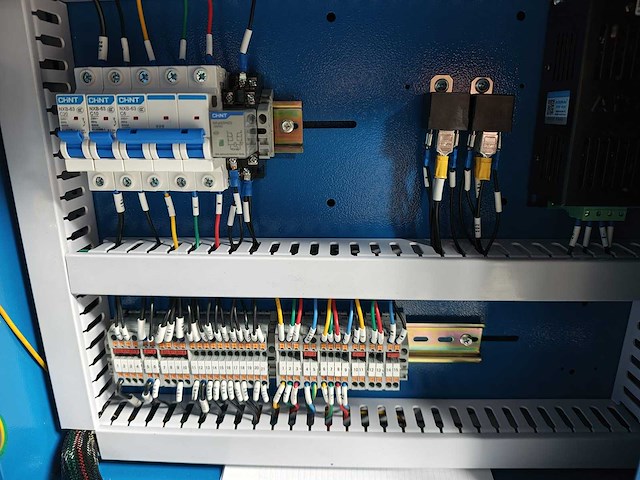 Stroomgenerator 50kv diesel - afbeelding 16 van  23