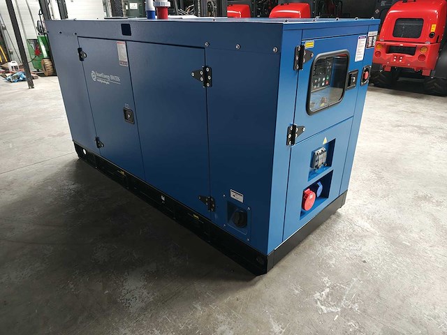 Stroomgenerator 50kv diesel - afbeelding 21 van  26