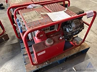 Stroomgenerator kirsch (d+e) 6 bsve, 6 kva, 400 v en 230 v uitgangsspanning, 124 kg bouwjaar 2007, 4,8 kw. werking niet gekend.