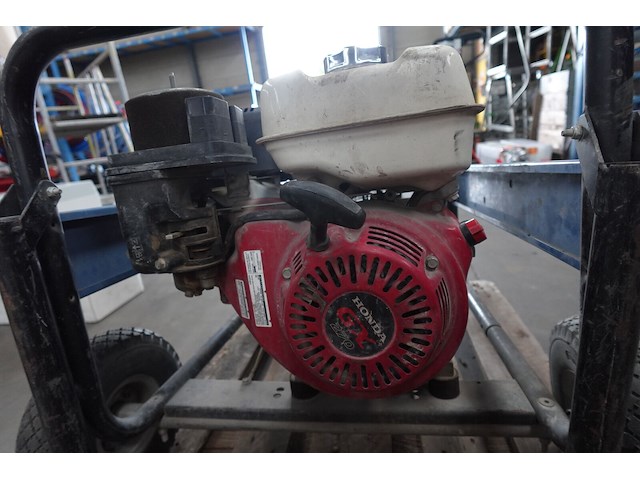 Stroomgenerator sdmo - afbeelding 4 van  5