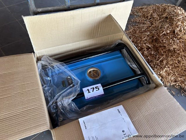 Stroomgenerator topcraft tcg 2800, met een nominaal vermogen van 2.5 kw en een uitgangsspanning van 230 v. geluidsniveau van 96 db(a). - afbeelding 1 van  2