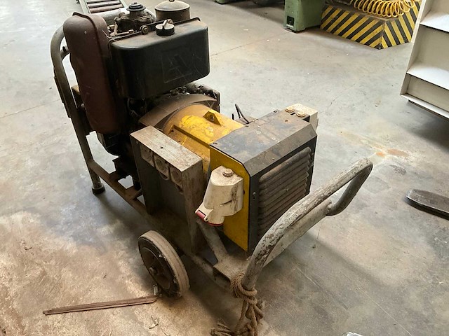 Stroomgenerator - afbeelding 3 van  4