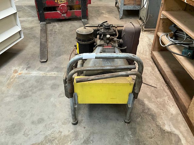 Stroomgenerator - afbeelding 4 van  4