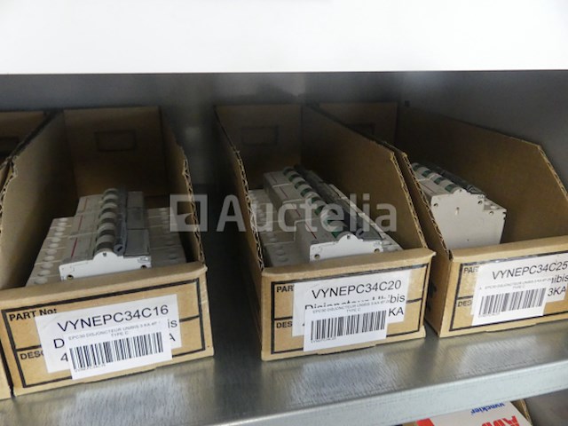 Stroomonderbrekers, contactoren, siertjes, enzovoort. - afbeelding 15 van  20