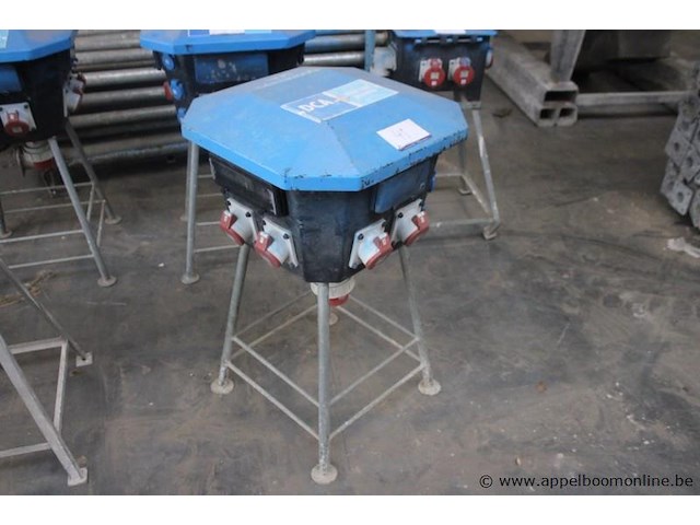 Stroomverdeelkast friand e30 met bouwjaar 2014, 400 v, 3 fasen en serienummer e302440, werking niet gekend - afbeelding 1 van  3