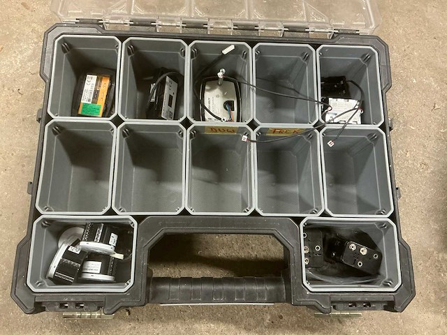 Stroxx stapelbare gereedschapskoffer met inhoud (3x) - afbeelding 6 van  7