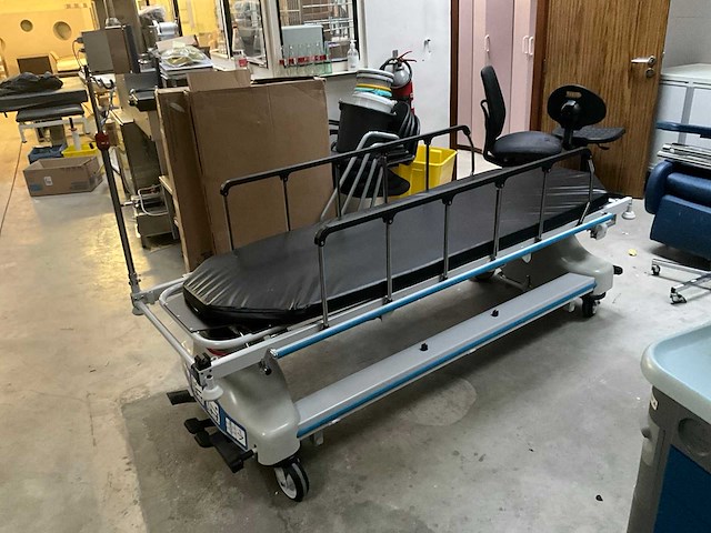 Strycker elektrische brancard - afbeelding 2 van  7