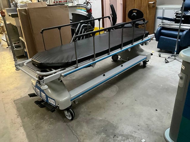 Strycker elektrische brancard - afbeelding 3 van  7