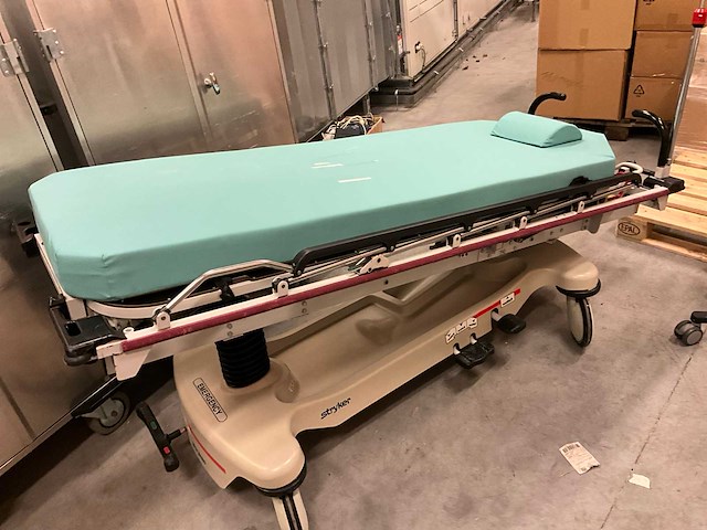 Stryker 1020 trauma stretcher - afbeelding 4 van  8