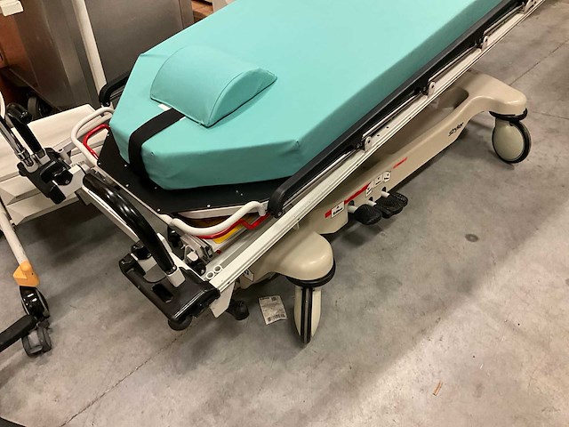 Stryker 1020 trauma stretcher - afbeelding 3 van  8