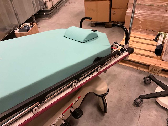 Stryker 1020 trauma stretcher - afbeelding 7 van  8