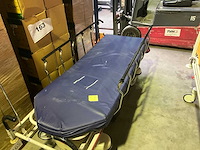 Stryker elektrische brancard - afbeelding 3 van  7