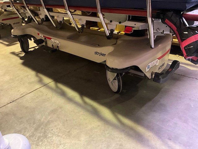 Stryker elektrische brancard - afbeelding 6 van  7