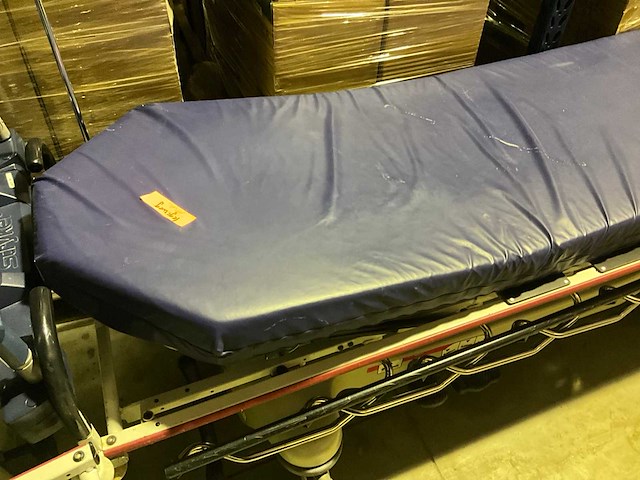 Stryker elektrische brancard - afbeelding 4 van  5