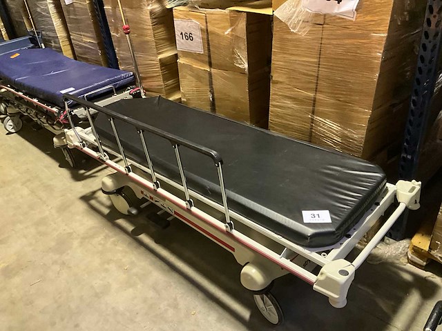 Stryker elektrische brancard - afbeelding 1 van  6