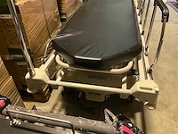 Stryker elektrische brancard - afbeelding 5 van  6