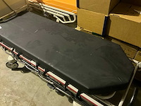 Stryker elektrische brancard - afbeelding 6 van  8