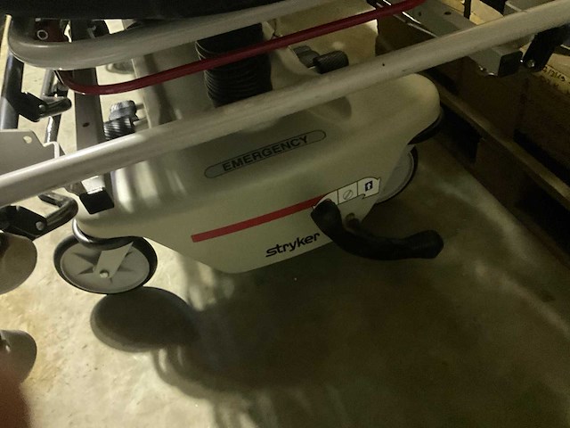 Stryker elektrische brancard - afbeelding 7 van  8