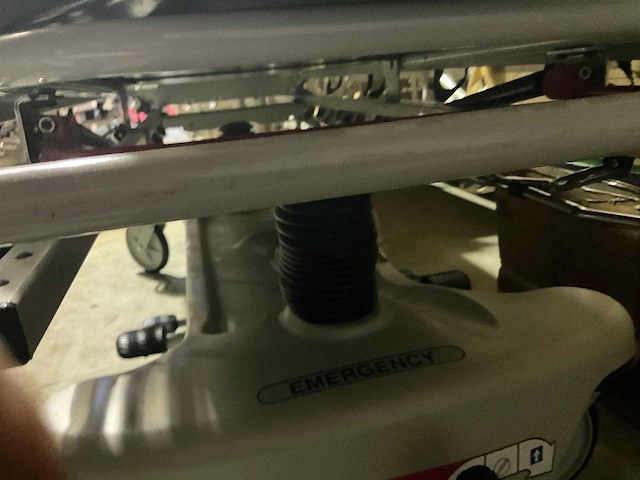 Stryker elektrische brancard - afbeelding 8 van  8