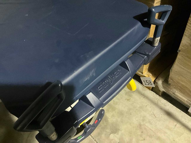 Stryker elektrische brancard - afbeelding 3 van  8