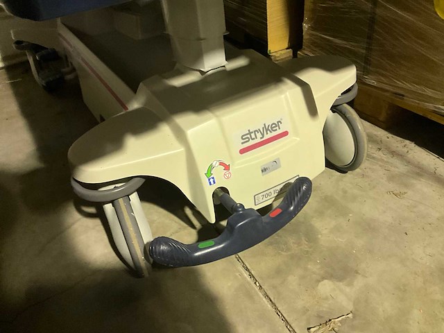 Stryker elektrische brancard - afbeelding 4 van  8