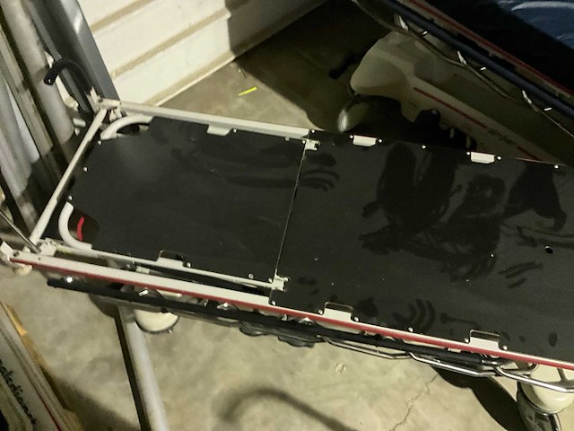 Stryker elektrische brancard - afbeelding 7 van  7