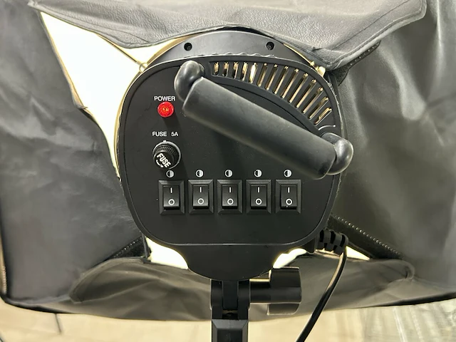 Studiolamp op statief - afbeelding 4 van  4