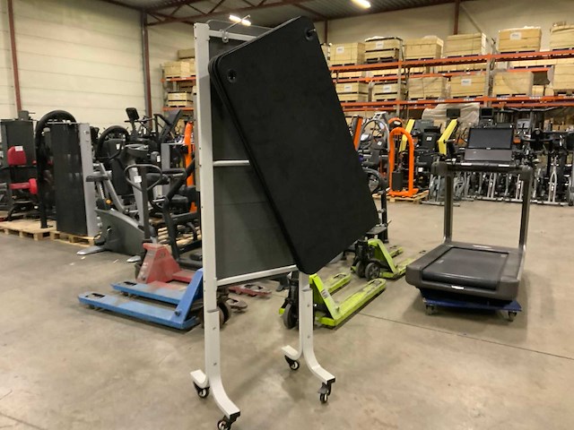Studion matten met rek 11x krachtstation - afbeelding 1 van  4