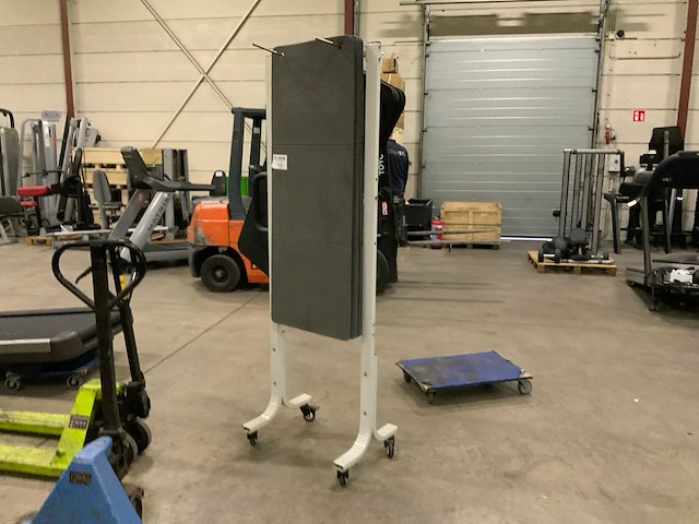 Studion matten met rek 11x krachtstation - afbeelding 2 van  4