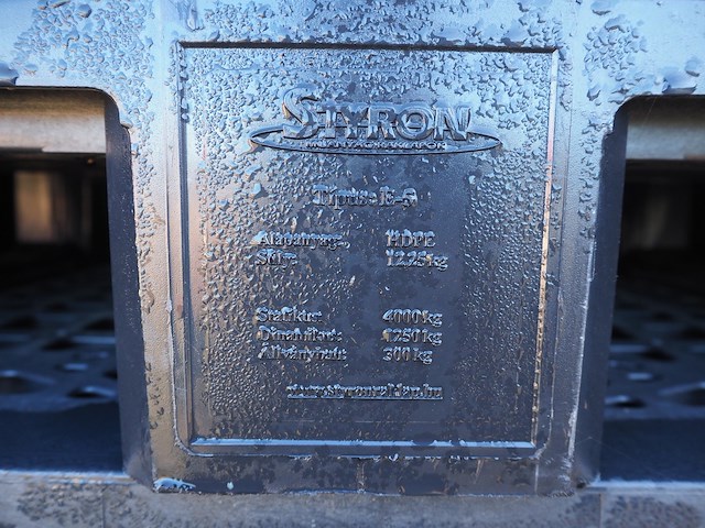 Styron - afbeelding 4 van  4