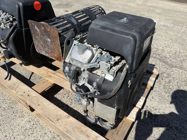 Subaru - robin 653 - benzinemotor (2x) - afbeelding 1 van  4
