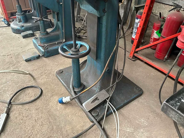 Sugino automatische boorinstallatie - selfeeder elektrische esc-w1318 - afbeelding 12 van  14