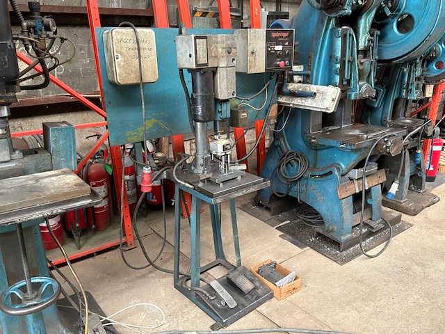 Sugino gelijktijdige multi tap / synchro tapper + multi tap head 4tc-12040af - afbeelding 1 van  2