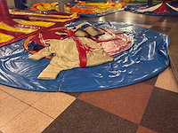 Sumotapijt met pakken - afbeelding 4 van  4