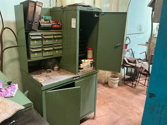 Sunnen metalen werkplaatskast met inhoud - afbeelding 1 van  6