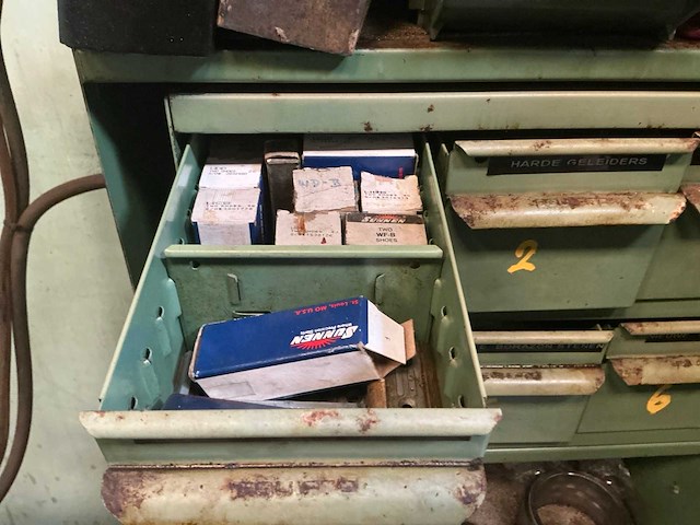 Sunnen metalen werkplaatskast met inhoud - afbeelding 5 van  7