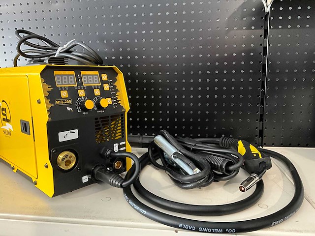 Suoerde mig-200 mig lasapparaat 200 - afbeelding 1 van  5