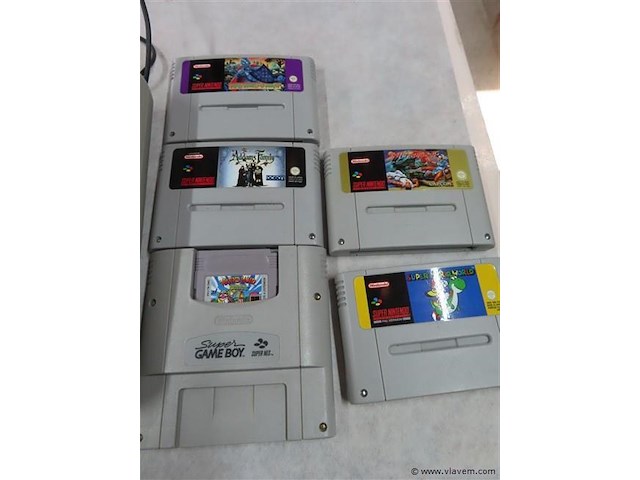 Super nintendo met attributen - afbeelding 4 van  4