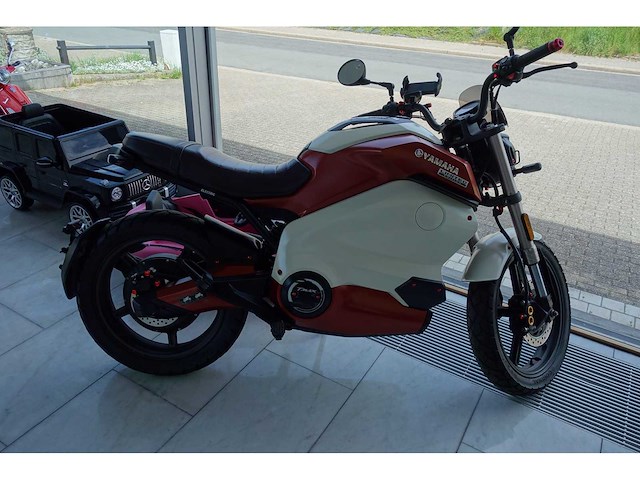 Super soco - streethunter - tsb - e-scooter - afbeelding 1 van  8