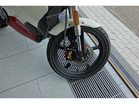 Super soco - streethunter - tsb - e-scooter - afbeelding 3 van  8
