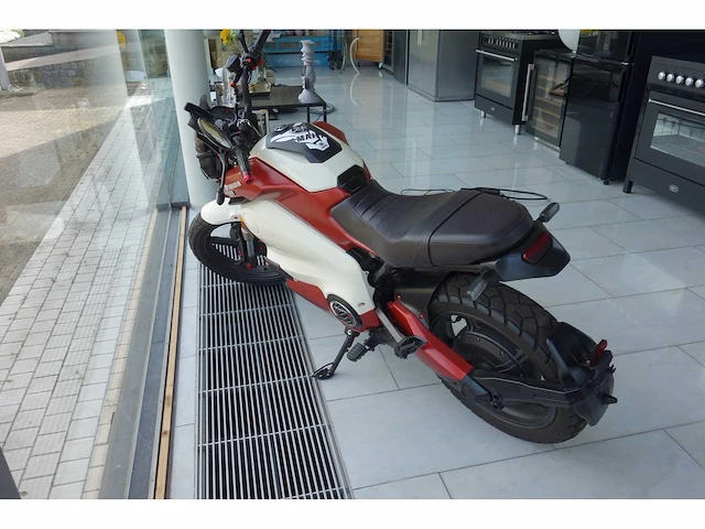 Super soco - streethunter - tsb - e-scooter - afbeelding 2 van  8