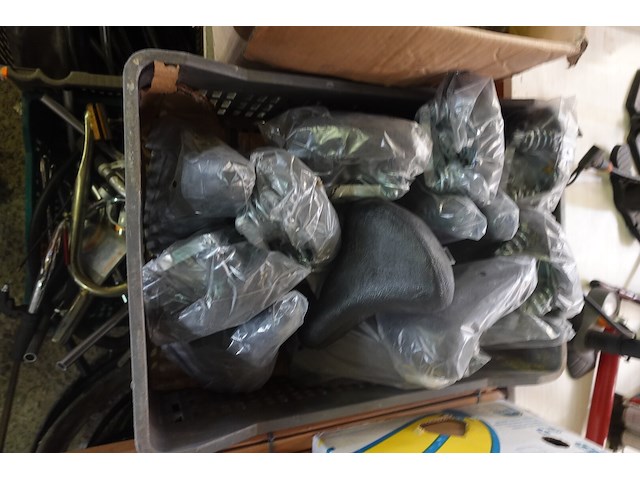 Supergrote partij fietsgerief - afbeelding 10 van  40