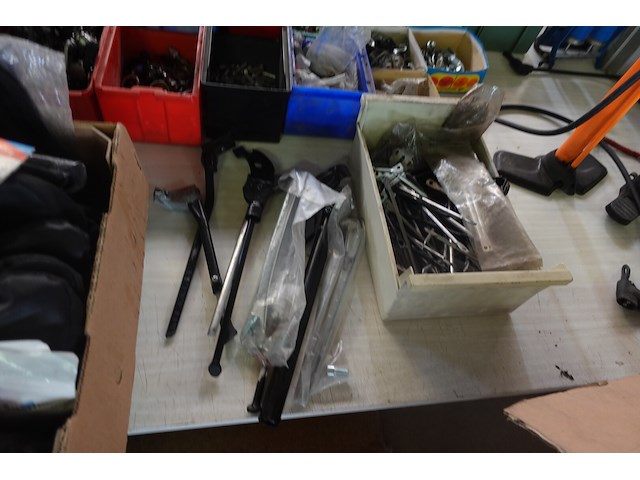 Supergrote partij fietsgerief - afbeelding 18 van  40