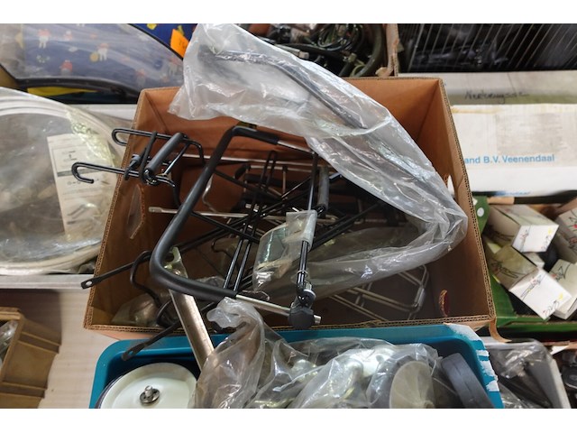 Supergrote partij fietsgerief - afbeelding 20 van  40