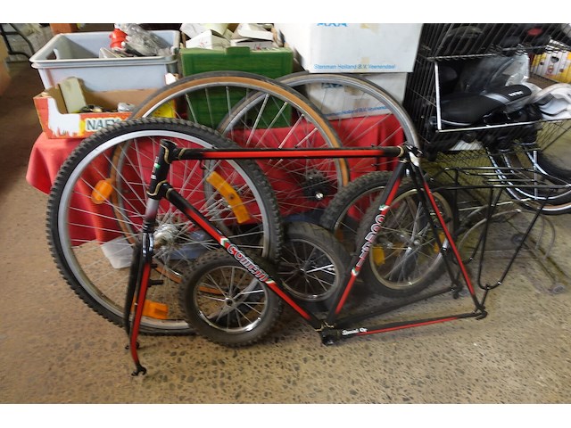 Supergrote partij fietsgerief - afbeelding 12 van  40