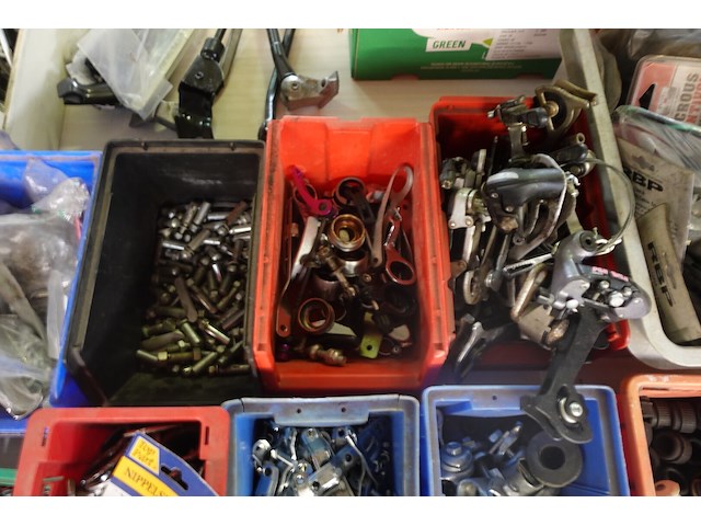 Supergrote partij fietsgerief - afbeelding 25 van  40