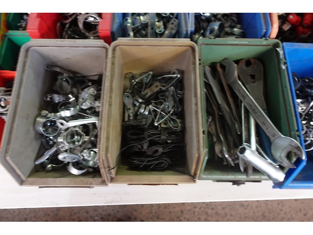 Supergrote partij fietsgerief - afbeelding 27 van  40