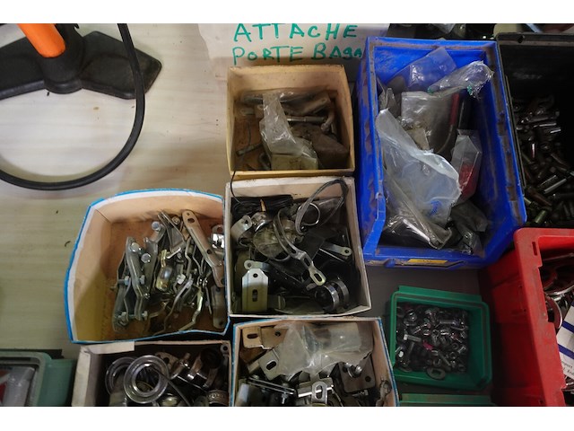 Supergrote partij fietsgerief - afbeelding 30 van  40