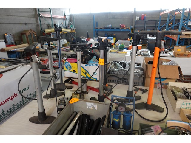 Supergrote partij fietsgerief - afbeelding 33 van  40