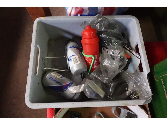 Supergrote partij fietsgerief - afbeelding 34 van  40